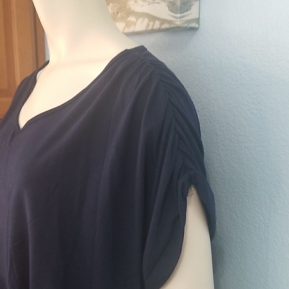 Keyhole back top - Picture 2 of 9